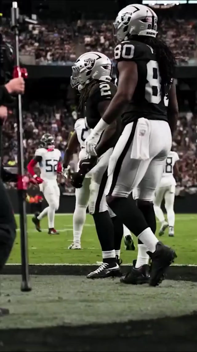 JPJ and Jeanty back at it with the moves 😮💨😮💨 
#football #win #dance @Ashton Jeanty