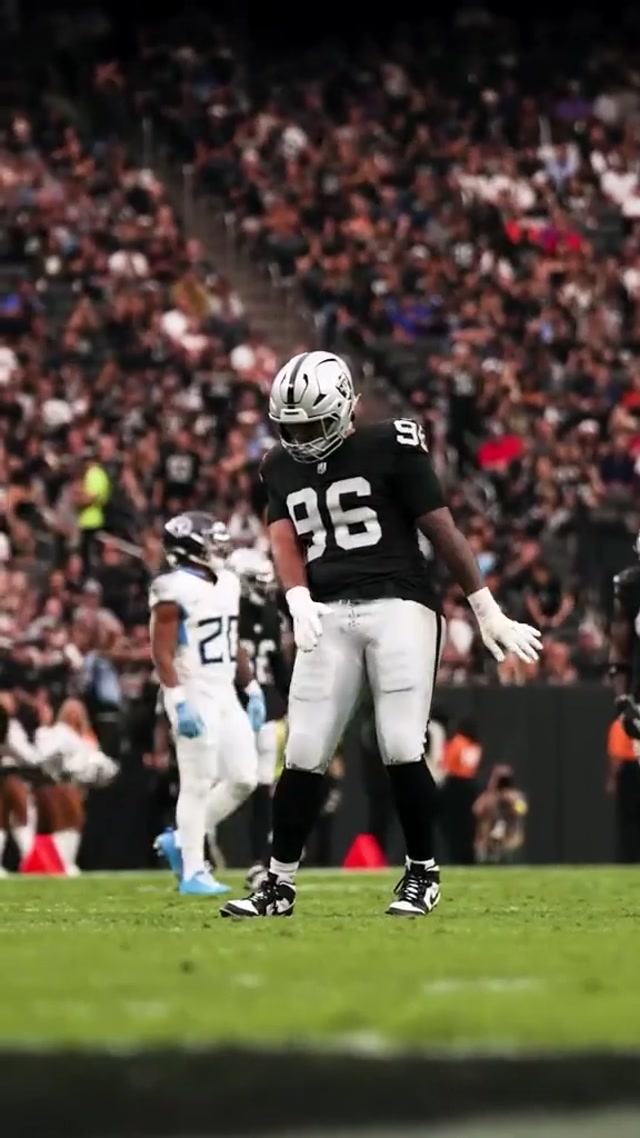 Just a couple of DAWGS in motion🫡 #celly #josemourinho #jonahlaulu #dawgs #nfl