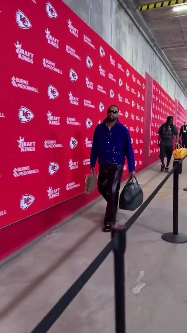 Prez in the building 😮💨
#gameday #jamaladams #fashiontok #nfl