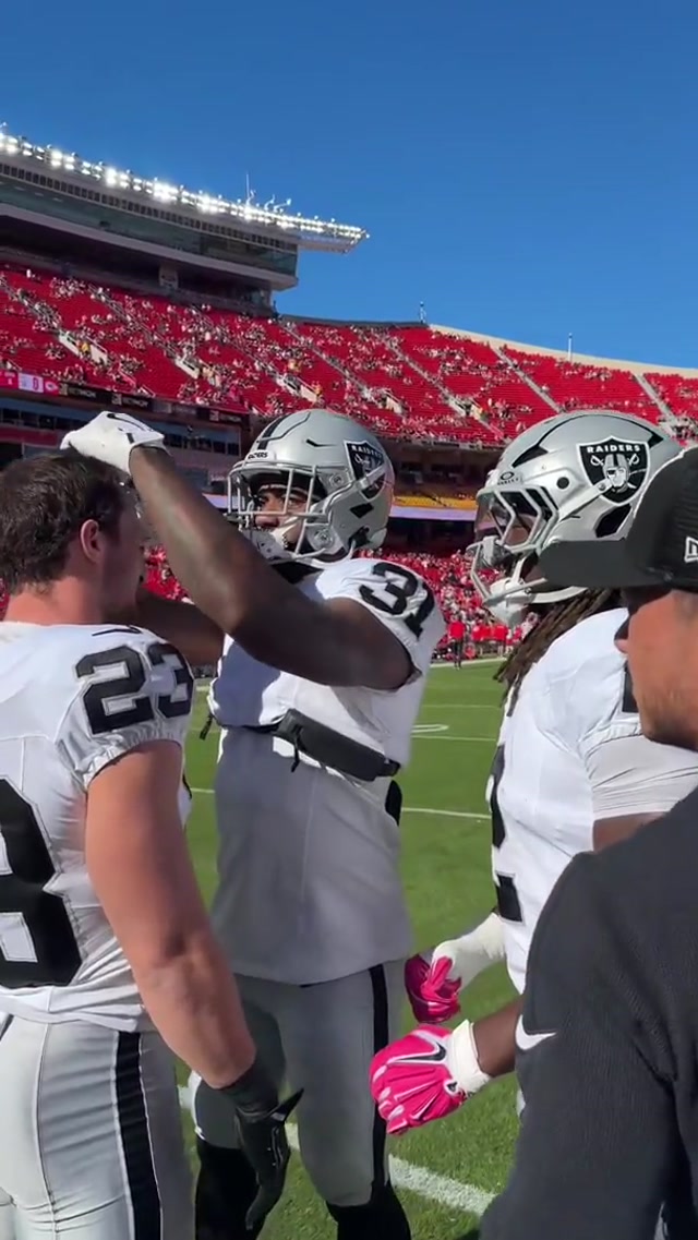 They said look good, play good 🙂↔️ #gameday #lookgoodfeelgood #funny #dylanlaube #nfl