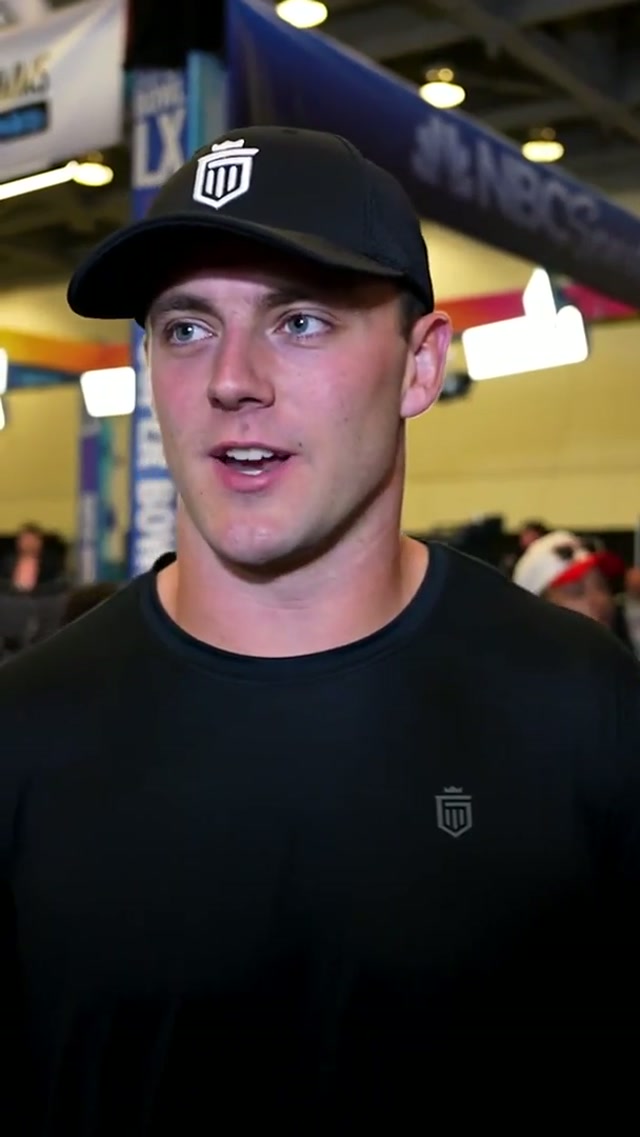 Fancy seeing you here #nfl #brockbowers #football #bestie #media 