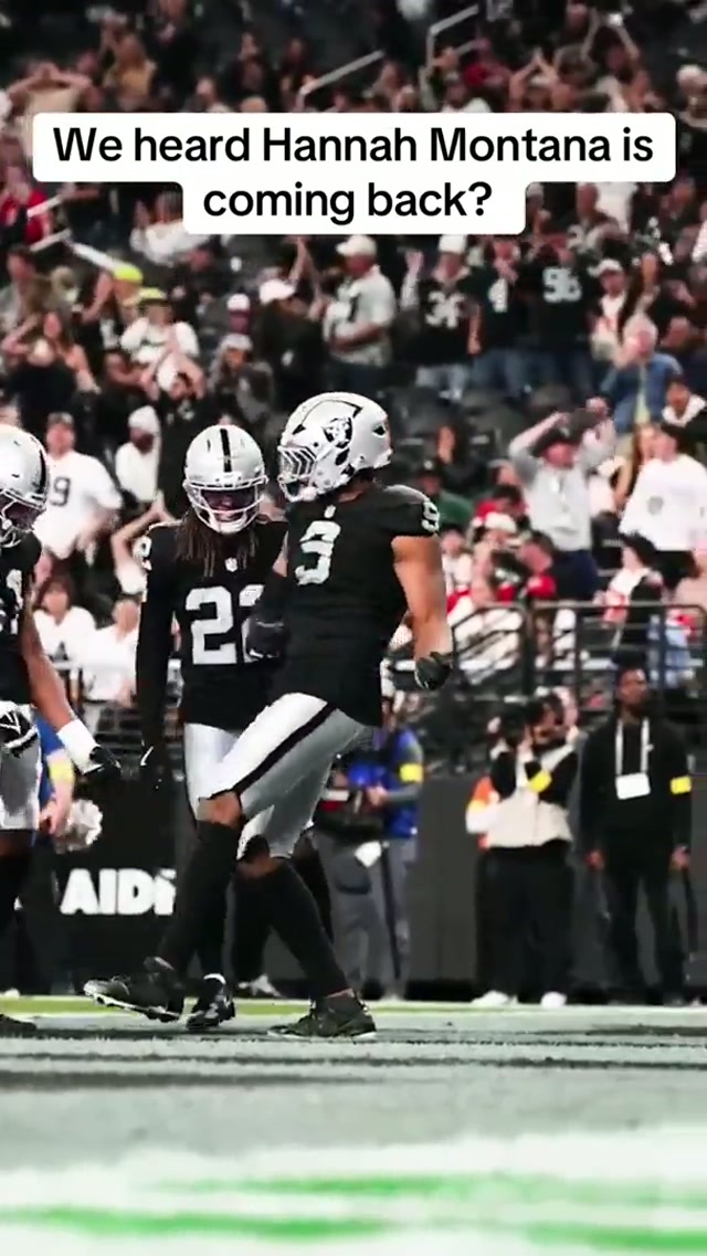 It’s the best of both worlds 🤩

#hannahmontana #disney #nfl #fyp #celebration 