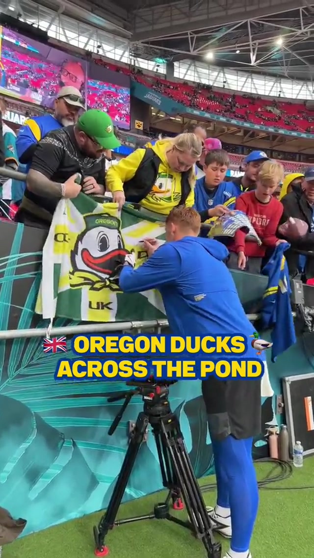 *quacks in a british accent* π¬π§π¦#larams #oregonducks #londongames #nfl