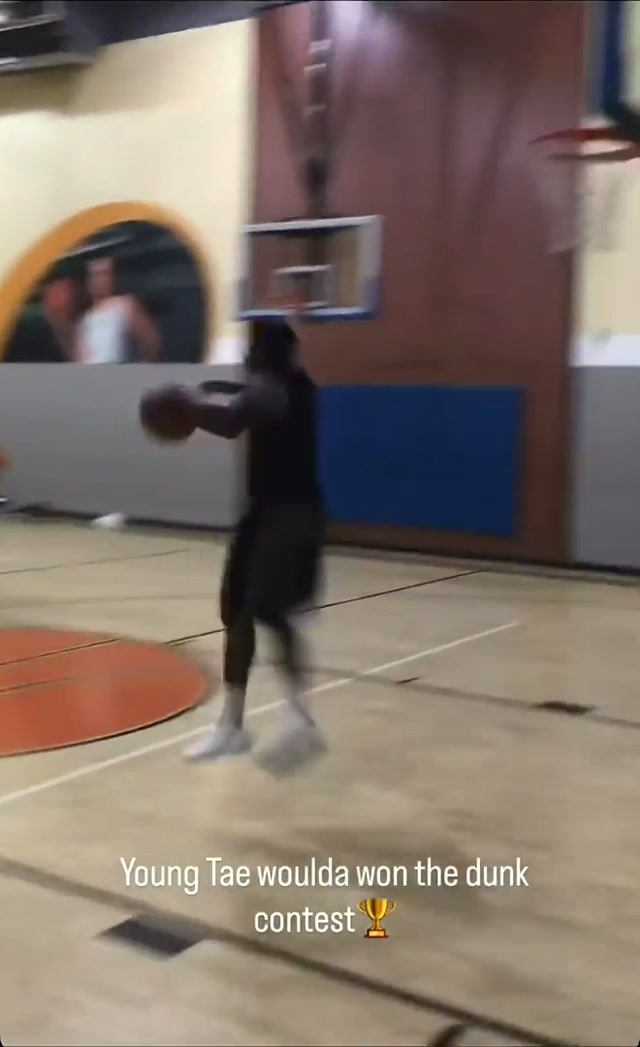 Young Tae would’ve won the NBA Dunk Contest.
🎥: Davante Adams
 #NBAAllStar #DunkContest #DavanteAdams #HoopMixtape #NFL 