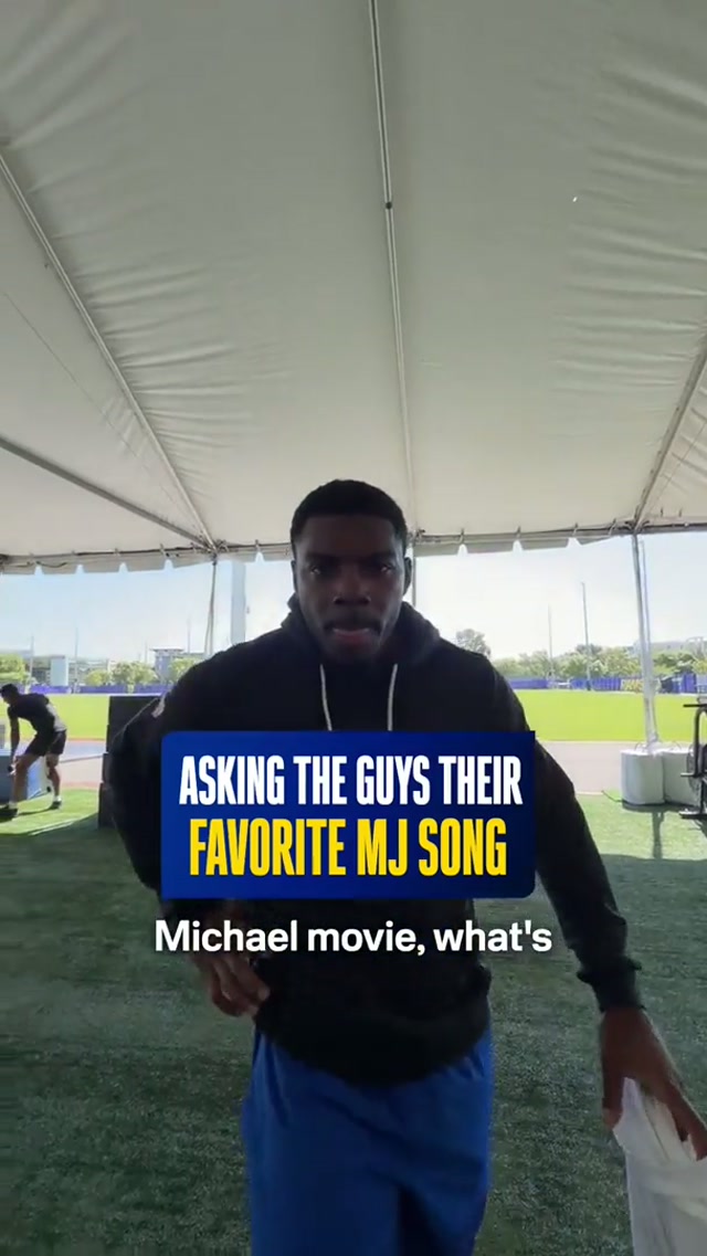 Come for the songs, stay for Steve’s story 🤣🍿