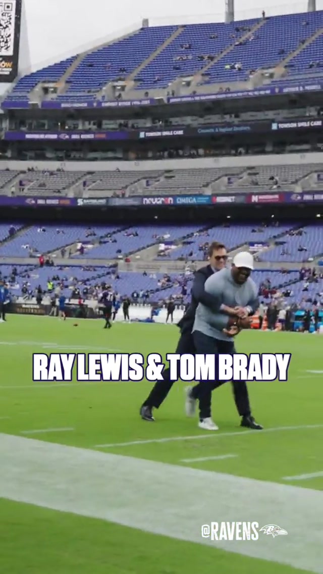 Ray Lewis and Tom Brady catch up before Ravens-Rams. #nfl #ravens #raylewis #tombrady