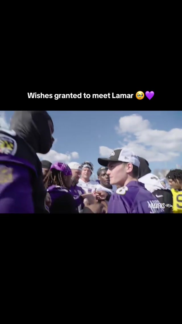 Special guests at practice 💜 #makeawish #lamarjackson