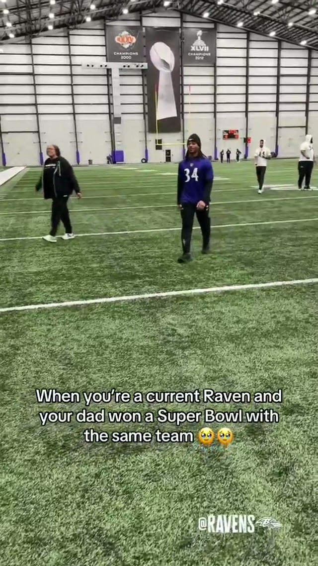 The Mitchells are goals 🥹 #goals #superbowlxxxv #ravens 