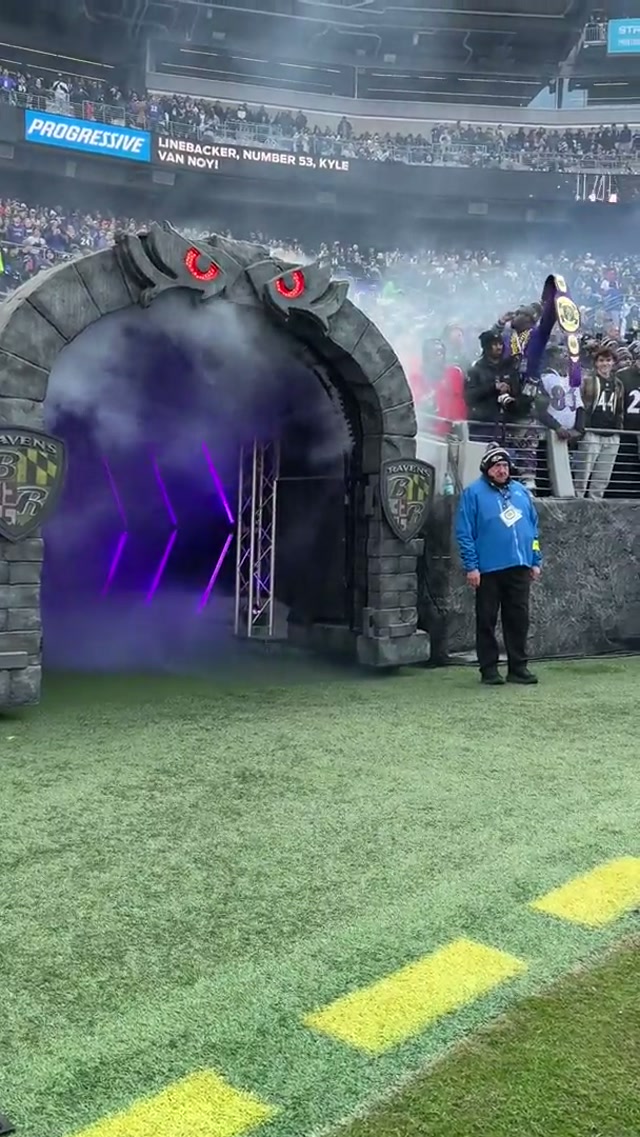 Watching intros at the Bank 🔥 #nfl #nflgameday #ravens 