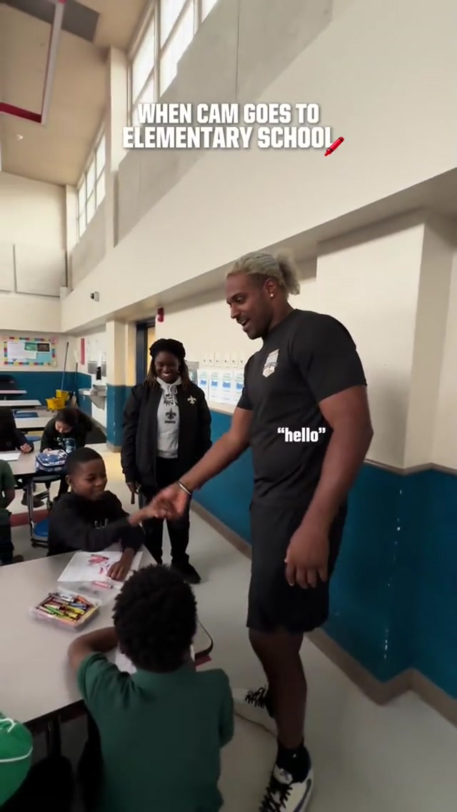 school visits never get old 🥹 #elementaryschool #school #footballplayer #nfl #wholesome 