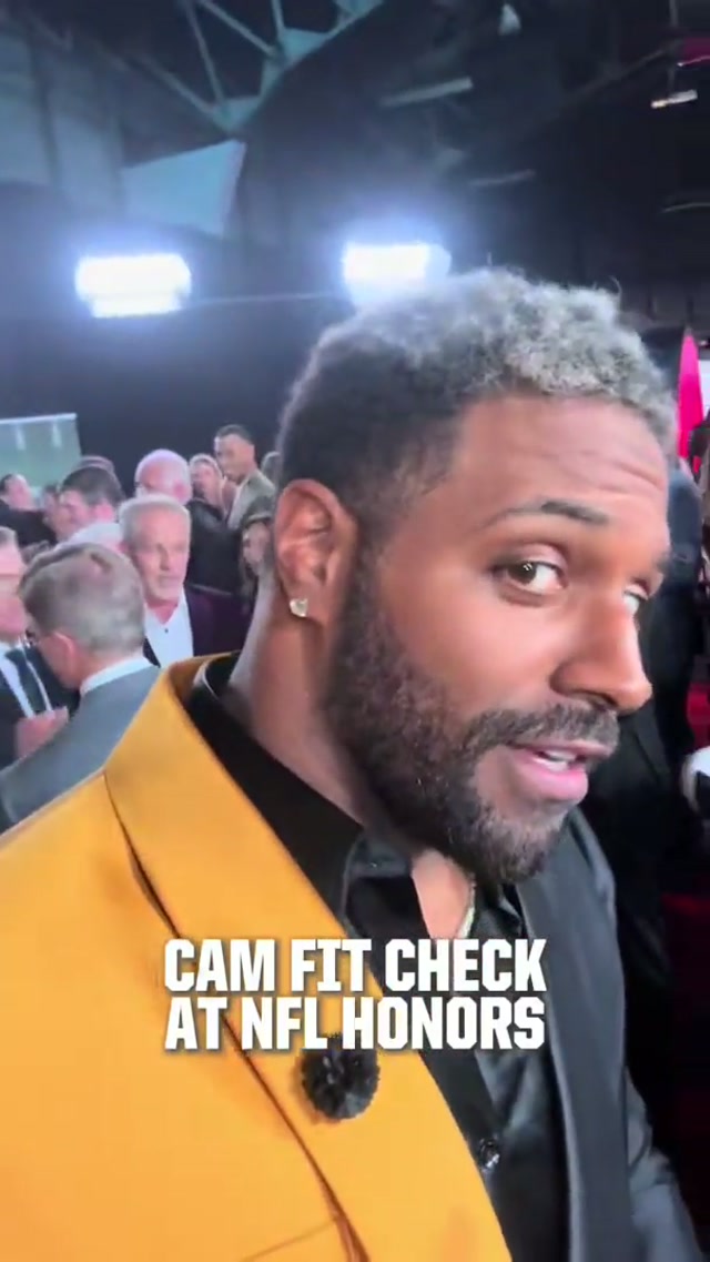 needed a @94CamJordan fit check on the red carpet 👀🔥 #fitcheck #ootd #camjordan #nflfootball #nflhonors 
