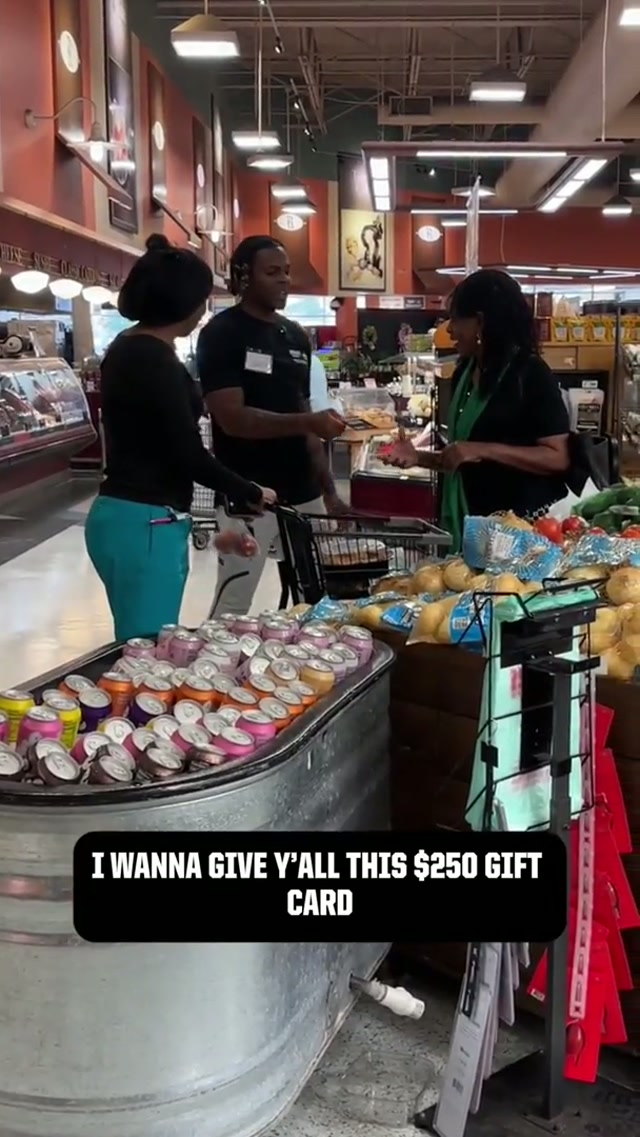 tried real hard to be undercover and surprise a few people 😂🙏

#wholesome #saints #nfl #surprise #undercover 