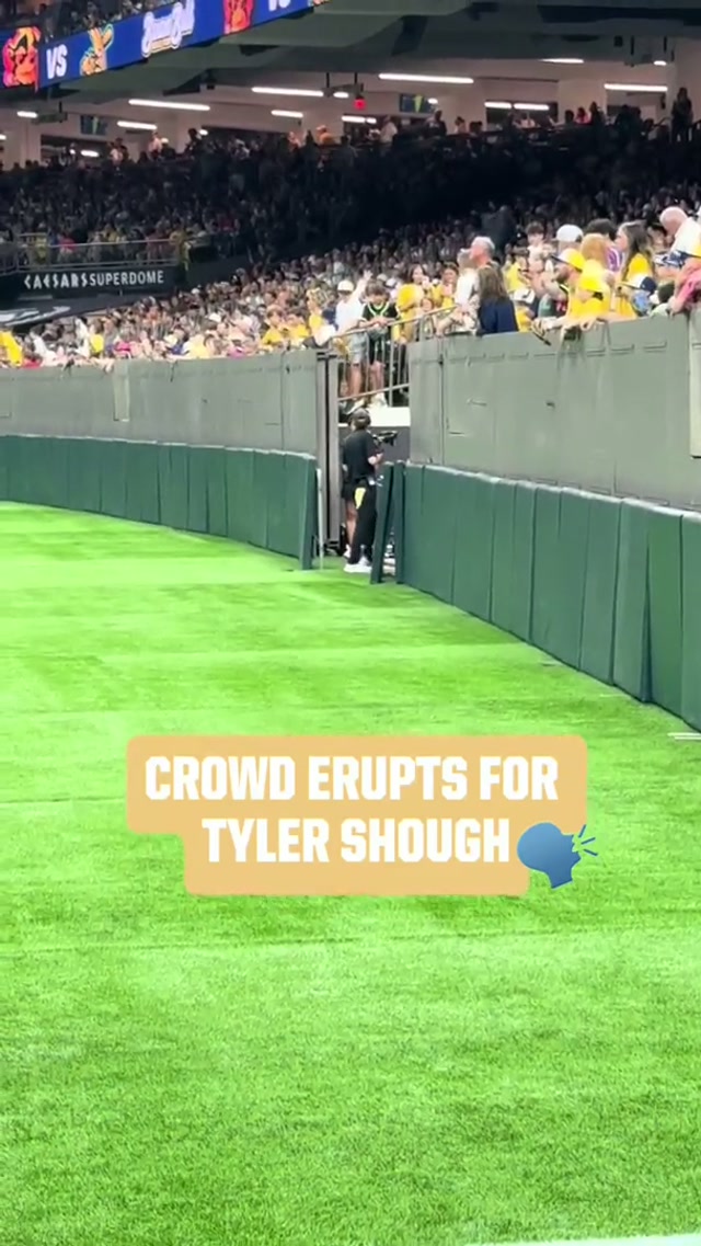 Tyler Shough 🤝 @thesavbananas #Saints #NFL #BananaBall  #SavannahBananas 