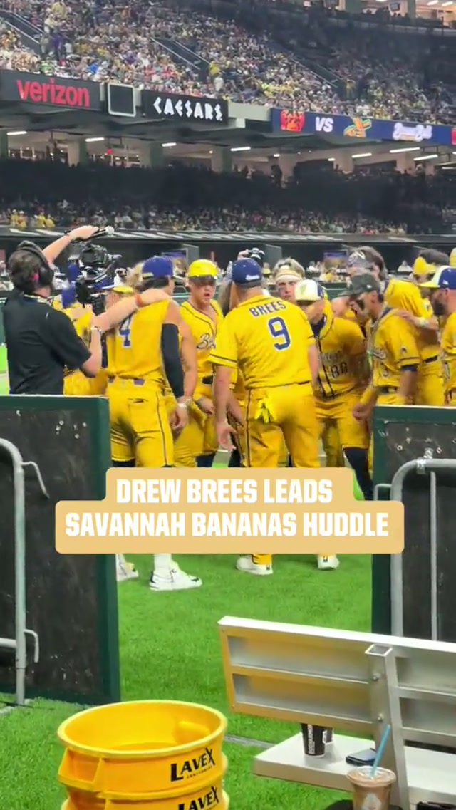 Electric 🔥 #Saints #SavannahBananas #BananaBaseball #HYPED 