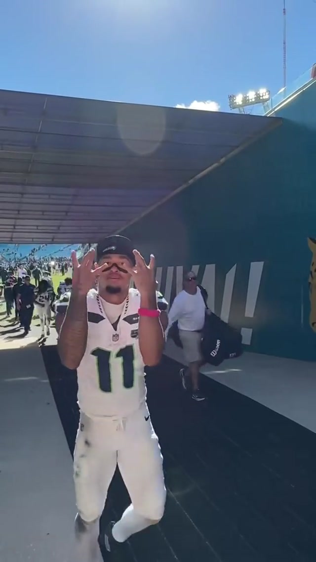 clocked it 🤏 #seahawks #nfl #dub #football #cam