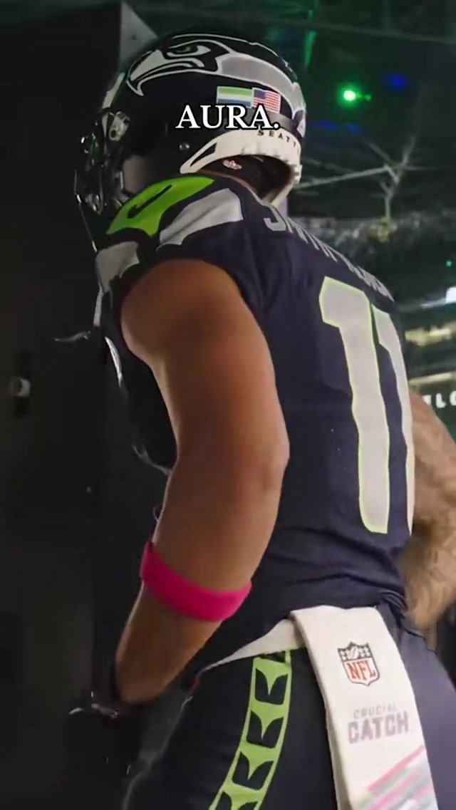 Monday night under the lights #aura #nfl #trend #jsn #seahawks