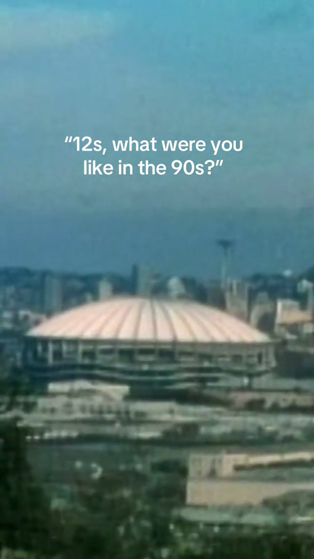 Never out of style. #nfl #seahawks #90s #trend 