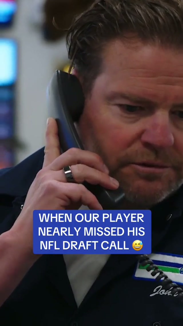 Don’t forget to answer your phone on draft day 🤣 #nfl #seahawks #nfldraft #tyriceknight #draft 
