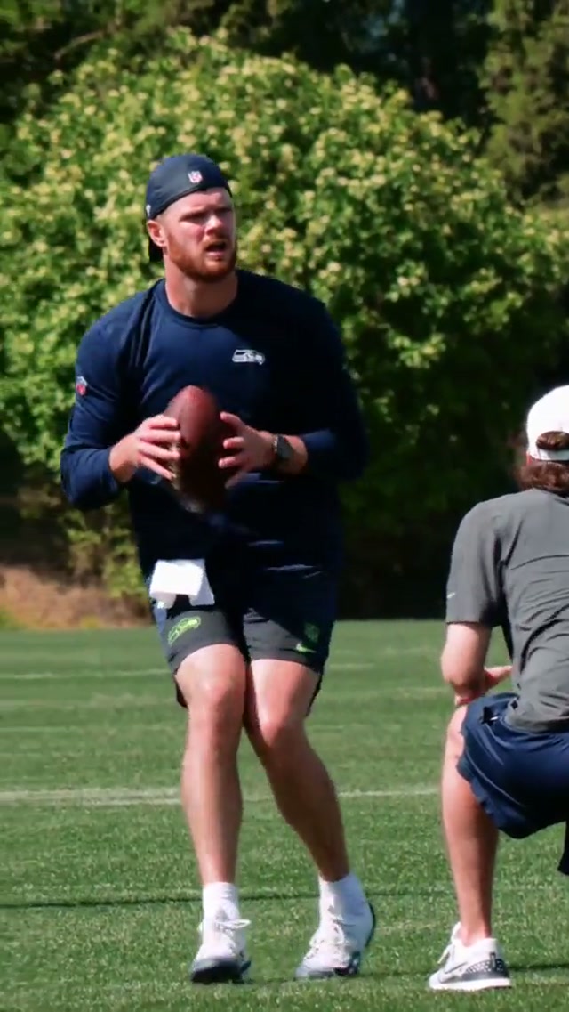 Back like we never left 😤 #nfl #seahawks #darnold #football 