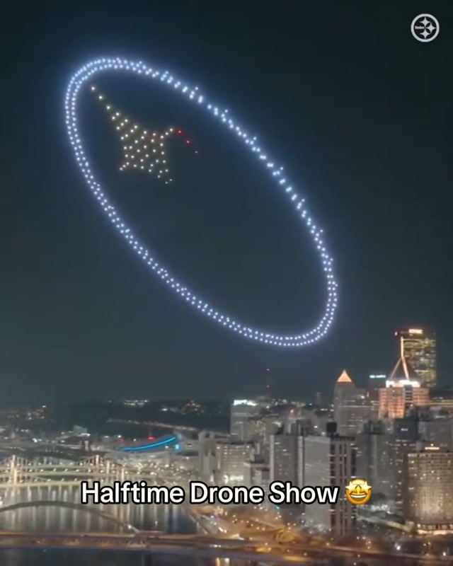 What a backdrop 🤩 #steelers #pittsburgh #nflgameday