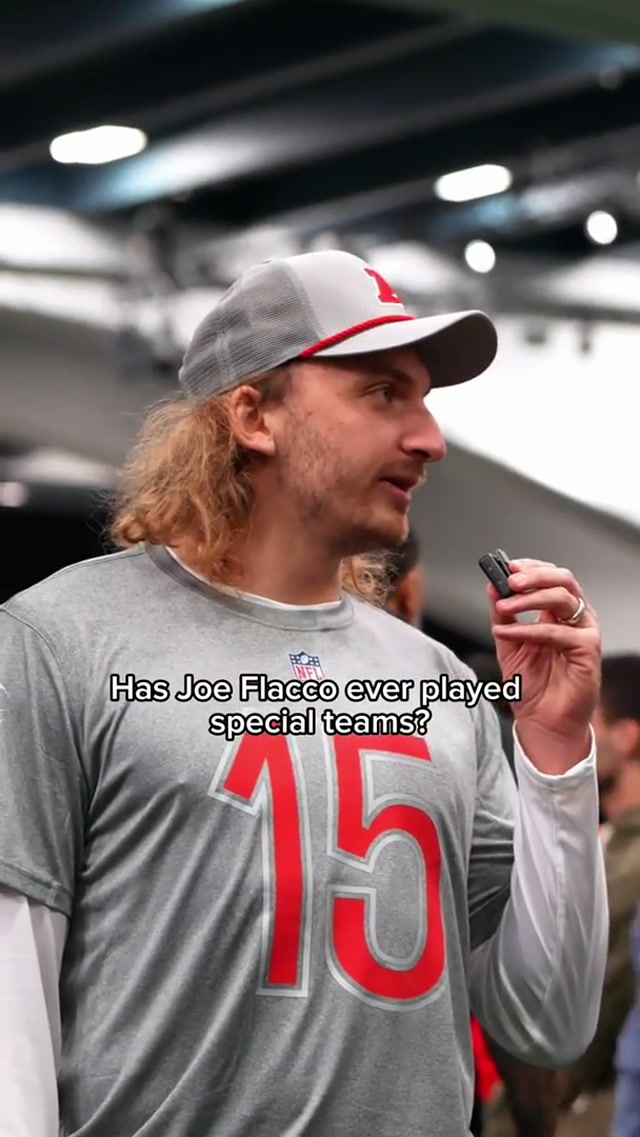 Out here talking special teams with our Pro Bowler @Ben Skowronek 🤝 #steelers #probowl 