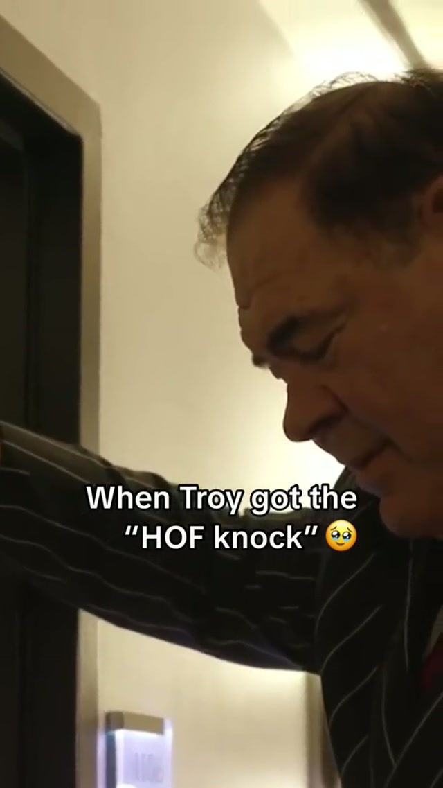 This moment 🥹 #troypolamalu #steelers #halloffame 