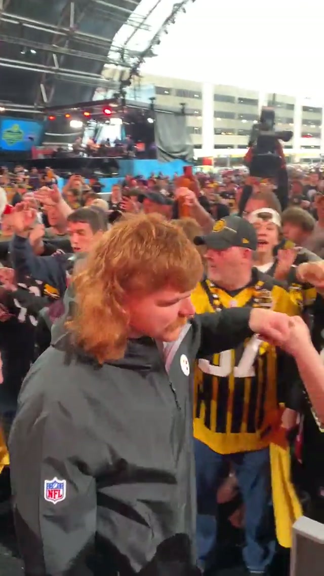 They’re hereeeee #steelers #NFLDraft #nfl 