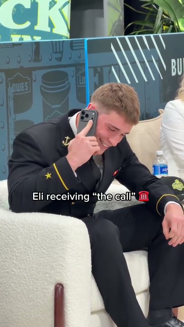 The call of a lifetime ☎️ #steelers #nfldraft #eliheidenreich 