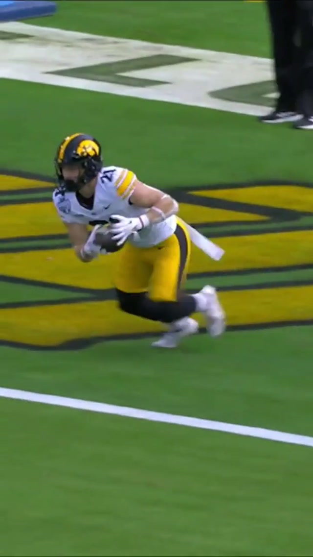100 to the house 💨 
🎥 Steelers.com #steelers #nfl #NFLDraft #kadenwetjen 