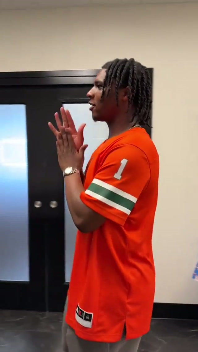 reactions to the new unis 😮‍💨 #titans #uniform #reaction 