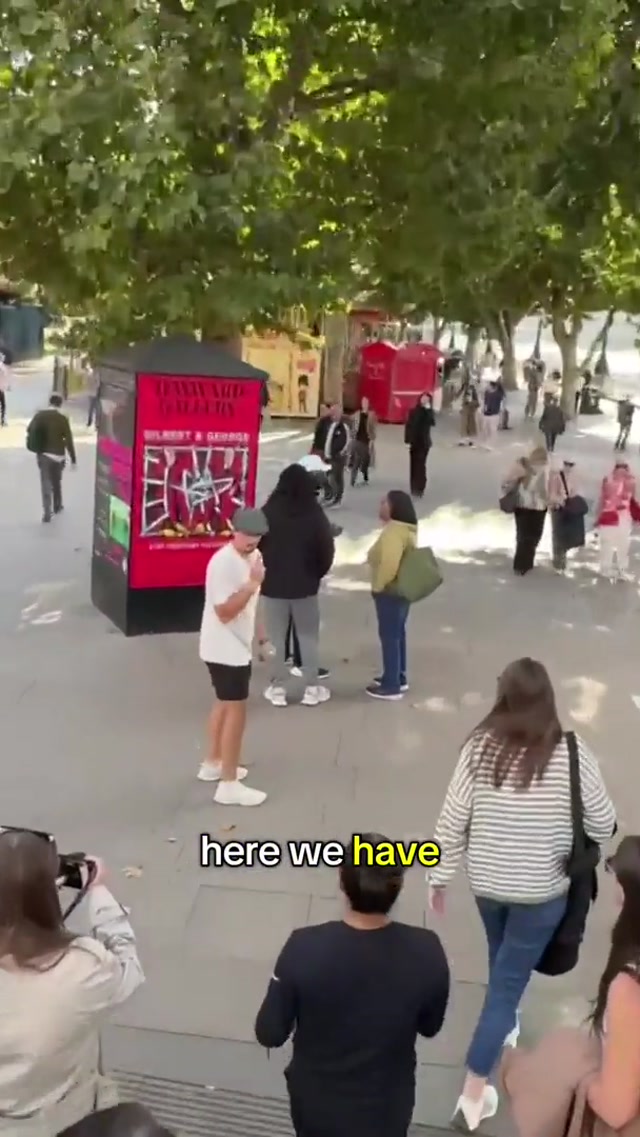 Fancy seeing you here!
#NFL #SKOL #MinnesotaVikings #London