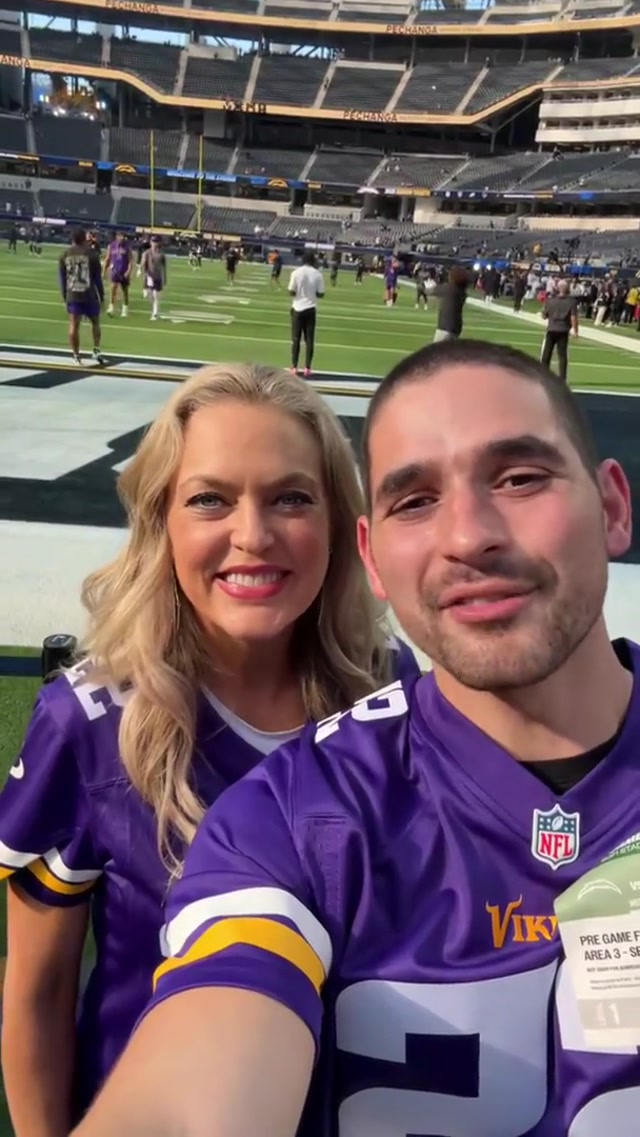 Our favorite @Dancing with the Stars #DWTS duo has arrived!! #dancingwiththestars #minnesotavikings #justinjefferson